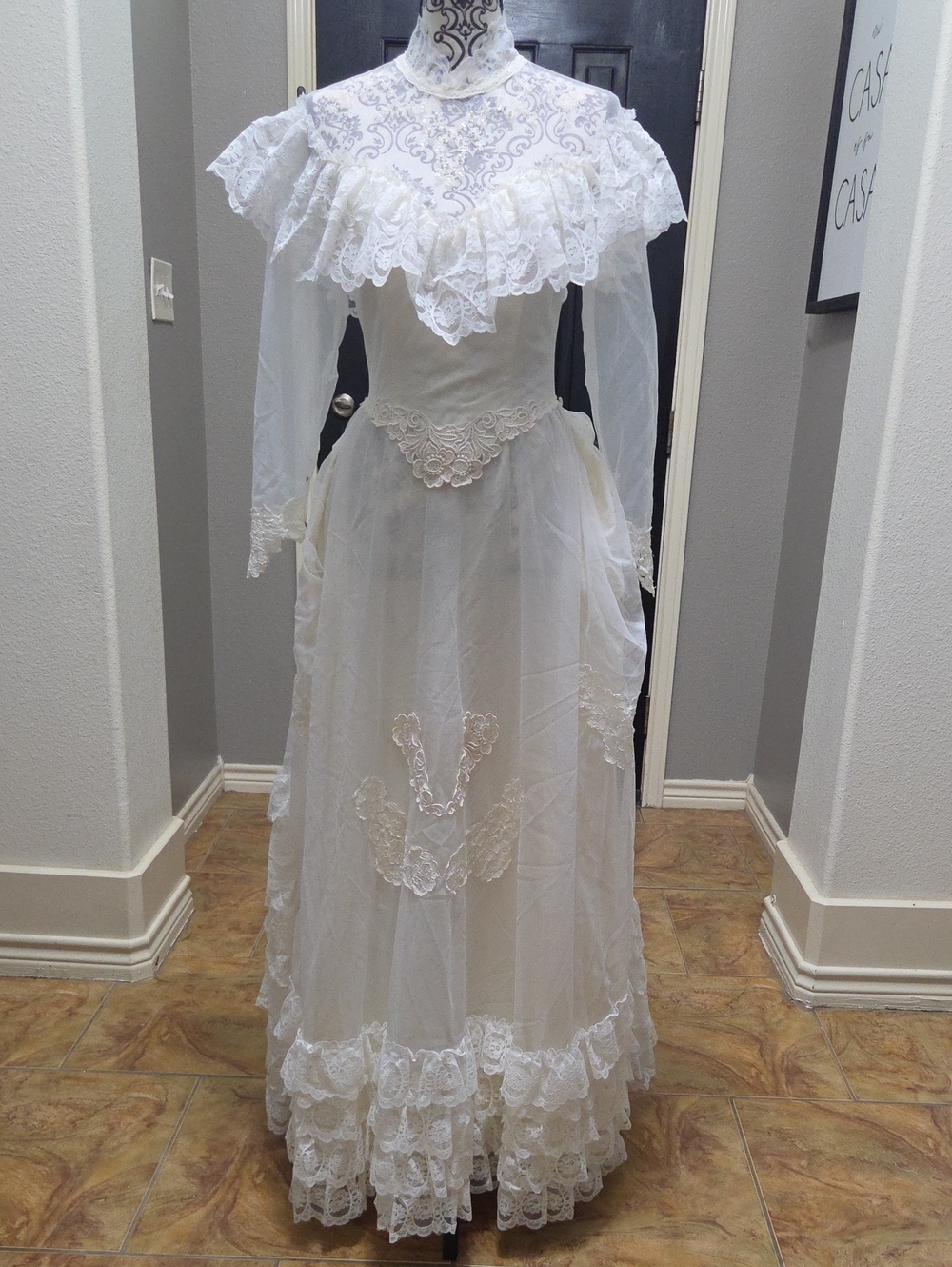 Vintage Ivory Lace High-Neck Wedding Gown